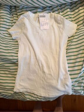 NWT brandy Melville White Short-Sleeve Tee